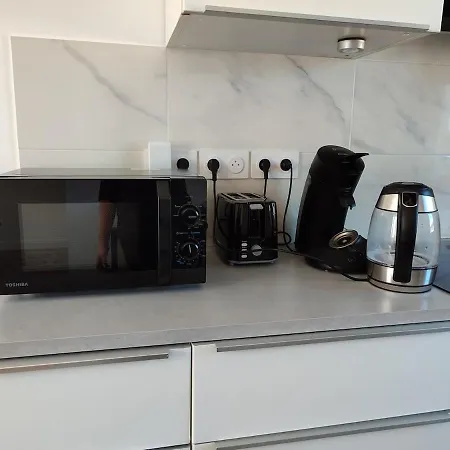 Entire - Centre - 36 Elena *