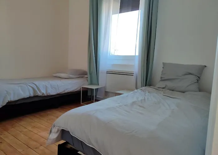 Entire - Centre - 36 Elena *