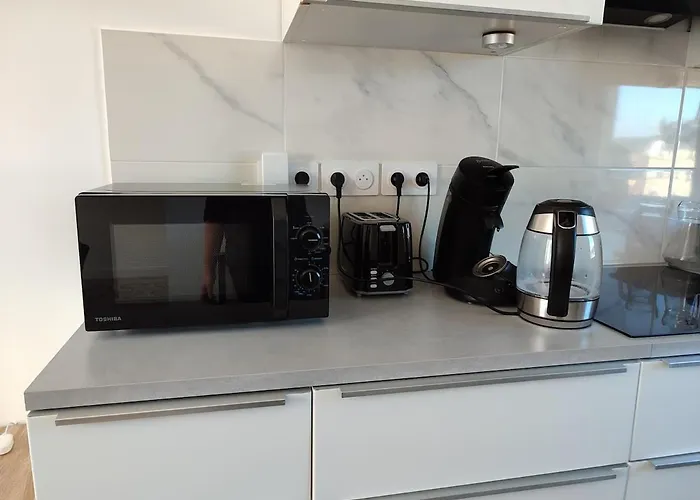 Entire - Centre - 36 Elena *