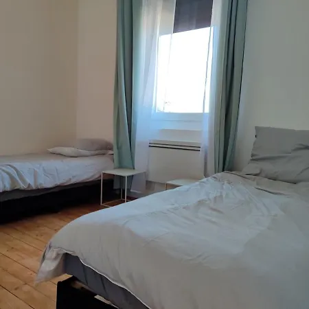 Entire - Centre - 36 Elena *