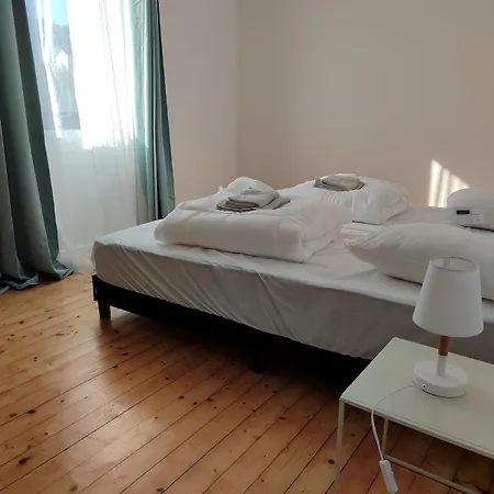 Entire - Centre - 36 Elena *